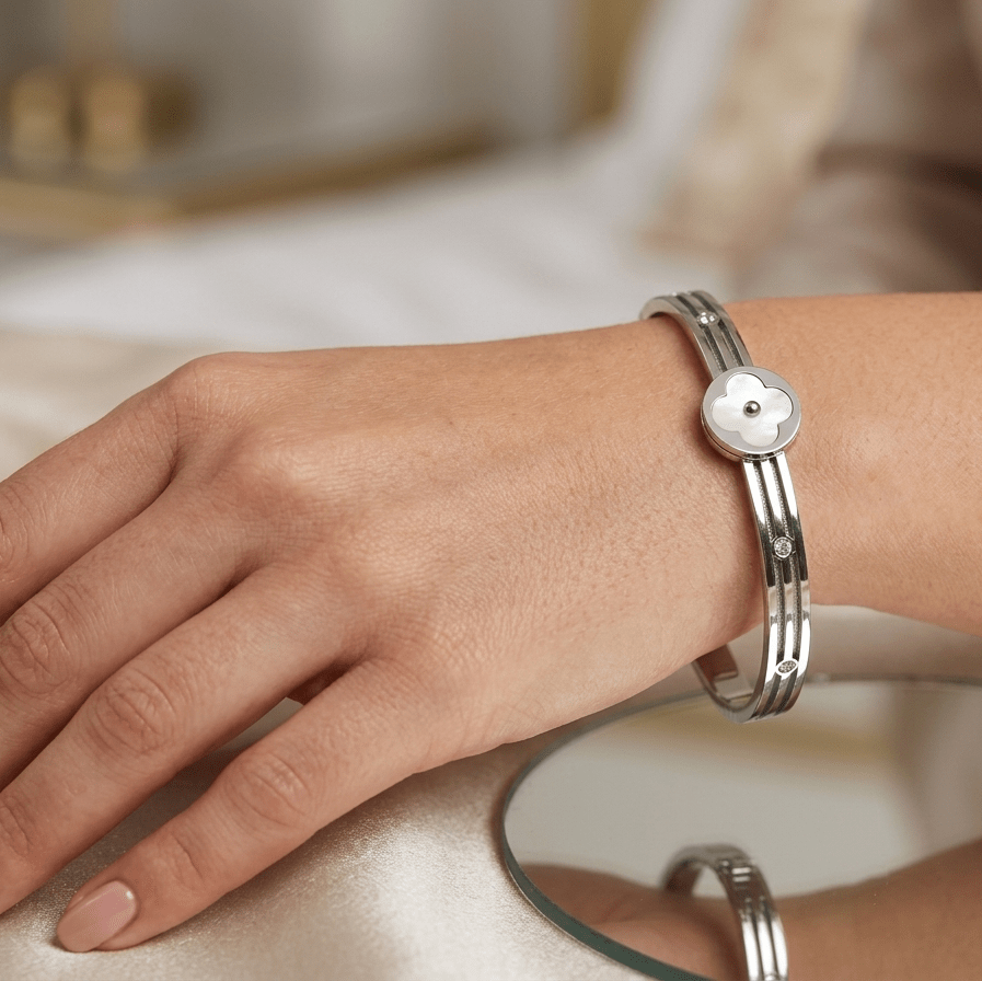 Aurora Clover Bangle - Aurora Jewellery NorgeAurora Clover Bangle Aurora Jewellery Norge7