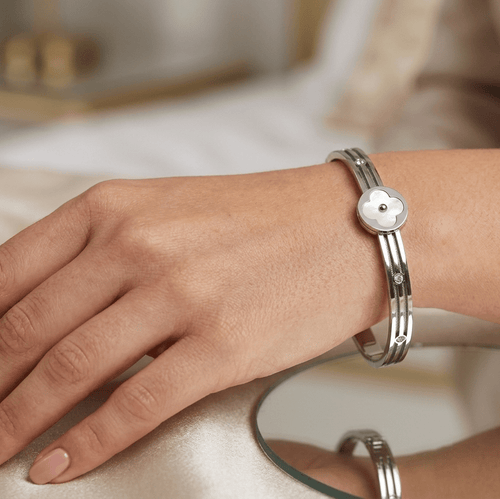 Aurora Clover Bangle - Aurora Jewellery NorgeAurora Clover Bangle Aurora Jewellery Norge7