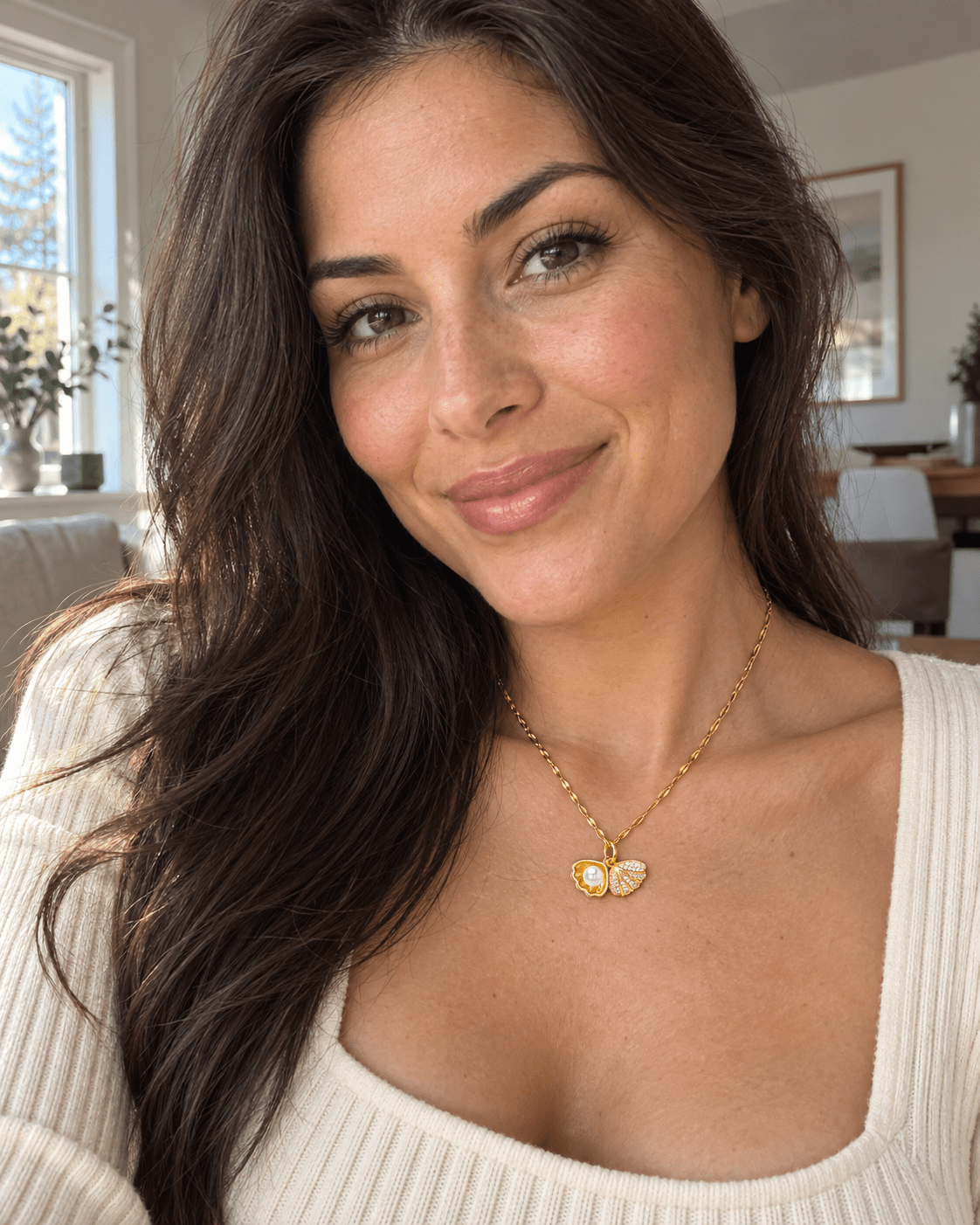 Aurora Halssmykke-Kjede med perleanheng i rustfritt stål belagt med 18k gull - Aurora Jewellery Norge/ Studio MoeAurora Halssmykke-Kjede med perleanheng i rustfritt stål belagt med 18k gull7