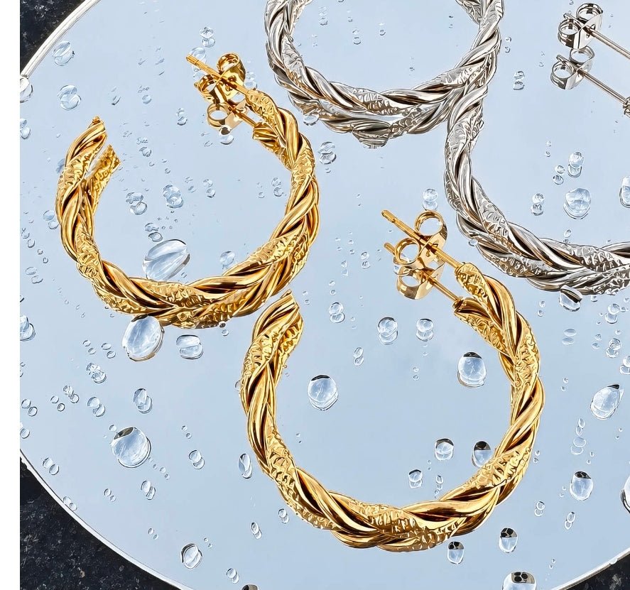 Aurora Hoops-øreringer i 18k gullbelagt rustfritt stål - Aurora Jewellery Norge/ Studio MoeAurora Hoops-øreringer i 18k gullbelagt rustfritt stål7