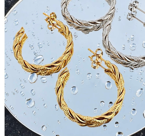 Aurora Hoops-øreringer i 18k gullbelagt rustfritt stål - Aurora Jewellery Norge/ Studio MoeAurora Hoops-øreringer i 18k gullbelagt rustfritt stål7